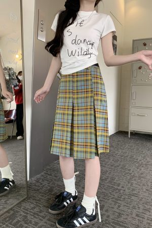 Mid-Length American Vintage Plaid Pleated Skirt for Women, High-Waisted A-Line Checkered Design, College Style for Spring and Summer