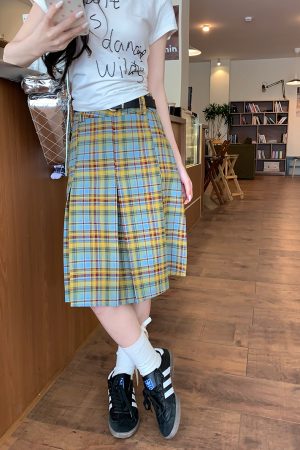 Mid-Length American Vintage Plaid Pleated Skirt for Women, High-Waisted A-Line Checkered Design, College Style for Spring and Summer