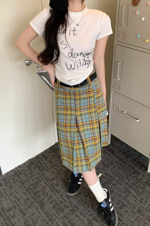 Mid-Length American Vintage Plaid Pleated Skirt for Women, High-Waisted A-Line Checkered Design, College Style for Spring and Summer