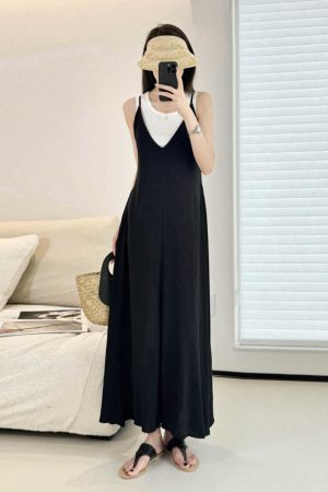 Mid-Length Cotton-Linen Swing Dress with Adjustable Straps, Black V-Neck Pocket Design, Versatile Japanese-Style Beach Fashion