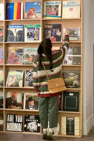 Mid-Length Knitted Sweater Coat for Women, Thickened Horn Button Cardigan, Vintage Style for Spring and Autumn Fashion