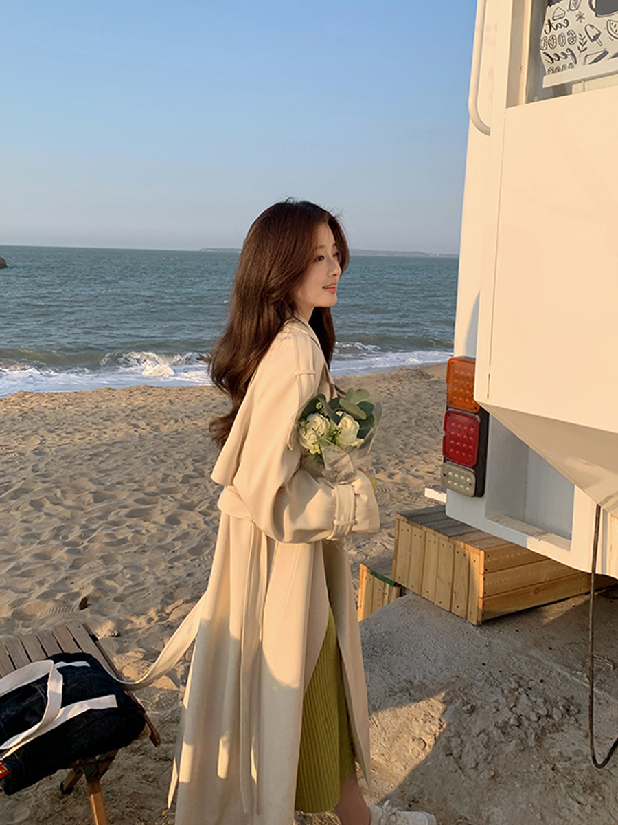 Mid-Length Women's Trench Coat - 2024 British Style Thin Fashionable Outerwear for Spring and Autumn, Chic Student Look Mid-Length Women's Trench Coat - 2024 British Style Thin Fashionable Outerwear for Spring and Autumn, Chic Student Look