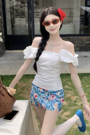 Midsummer Floral Bodycon Mini Skirt for Women, Low Waist Vacation Skirt in Vibrant Colors, Perfect for 90s or Y2K Style