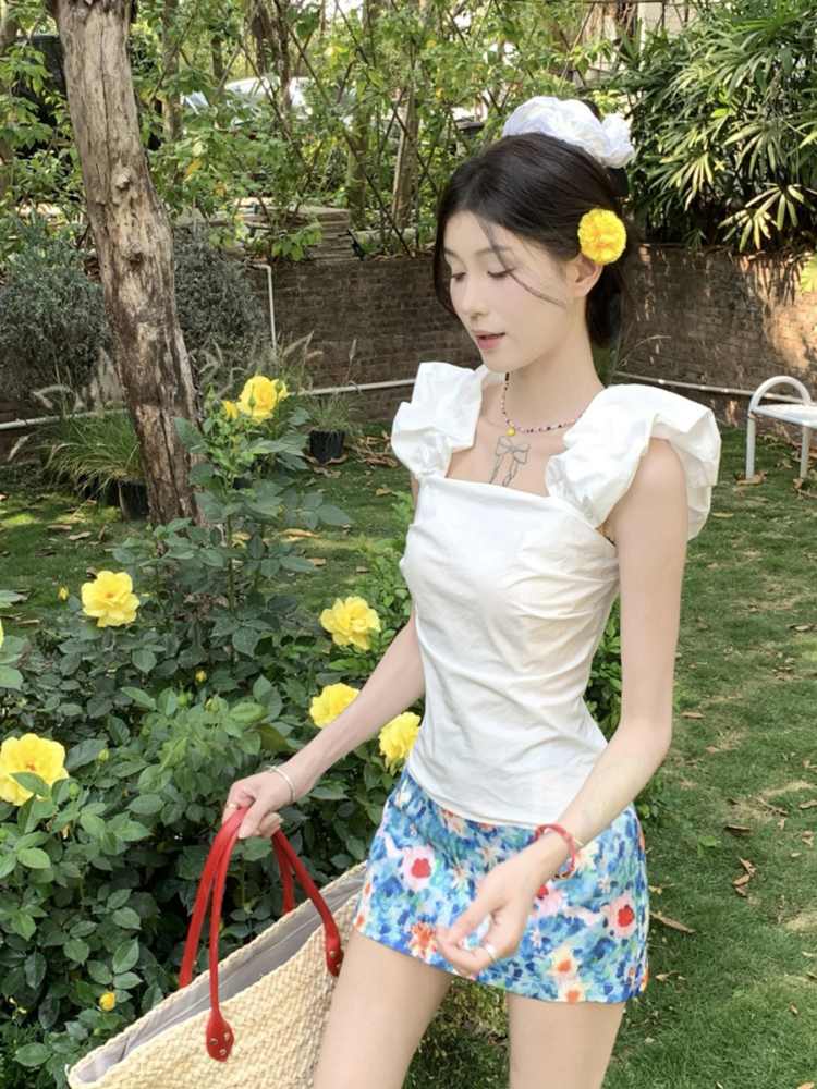 Midsummer Floral Bodycon Mini Skirt for Women, Low Waist Vacation Skirt in Vibrant Colors, Perfect for 90s or Y2K Style Midsummer Floral Bodycon Mini Skirt for Women, Low Waist Vacation Skirt in Vibrant Colors, Perfect for 90s or Y2K Style