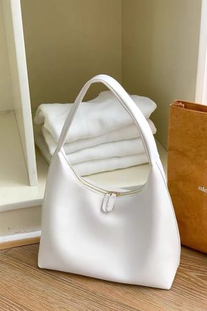 Milk Tea Color Minimalist Dumpling Bag - Soft Leather Retro Shoulder Underarm Bag in Korean Style for Versatile Everyday Use