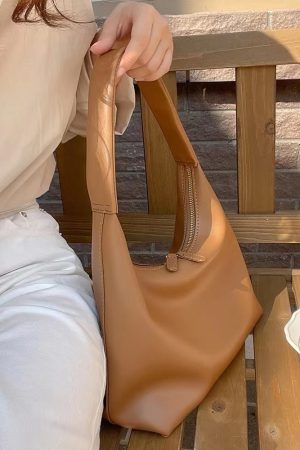 Milk Tea Color Minimalist Dumpling Bag - Soft Leather Retro Shoulder Underarm Bag in Korean Style for Versatile Everyday Use
