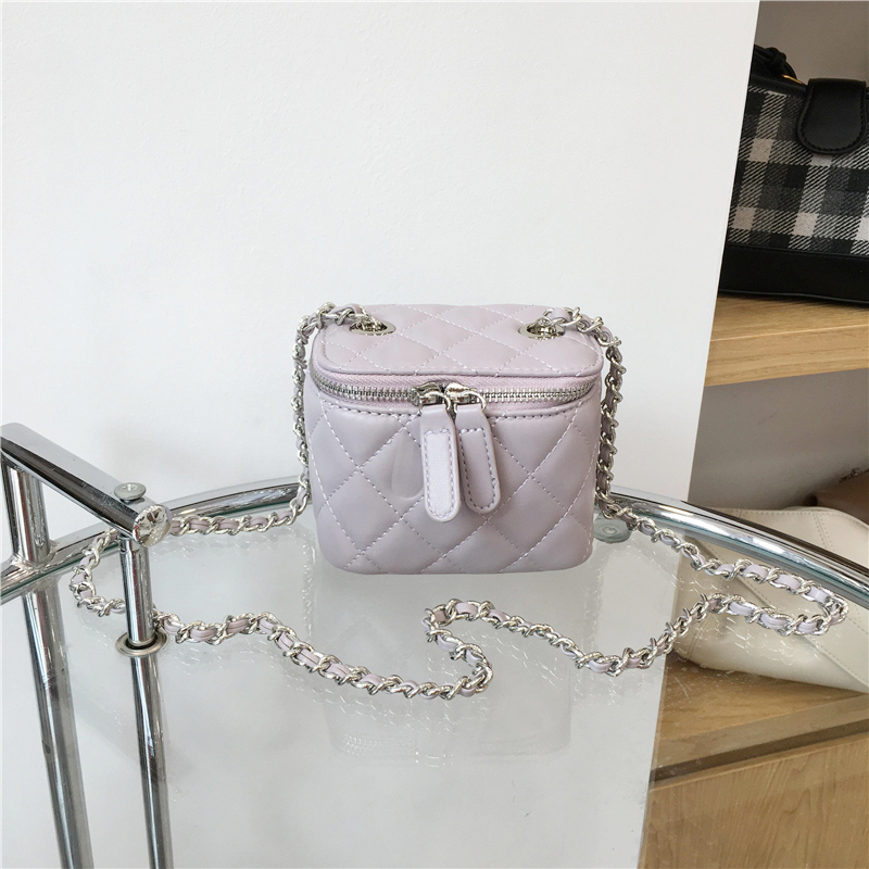 Mini Bag with Lipstick Box Design - 2022 Small Diamond Quilted Chain Strap in Chic Fashion Style Mini Bag with Lipstick Box Design - 2022 Small Diamond Quilted Chain Strap in Chic Fashion Style