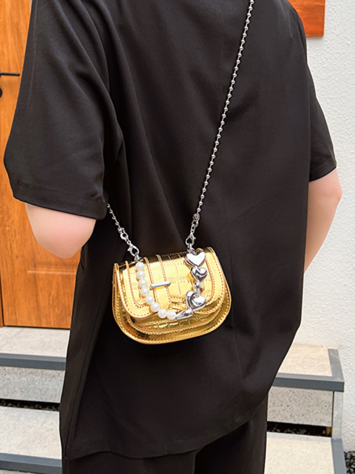 Mini Handbag for Women - Spring/Summer 2025 Niche Design with Fashionable Pearl Chain Crossbody Style, High-Quality Texture Mini Handbag for Women - Spring/Summer 2025 Niche Design with Fashionable Pearl Chain Crossbody Style, High-Quality Texture