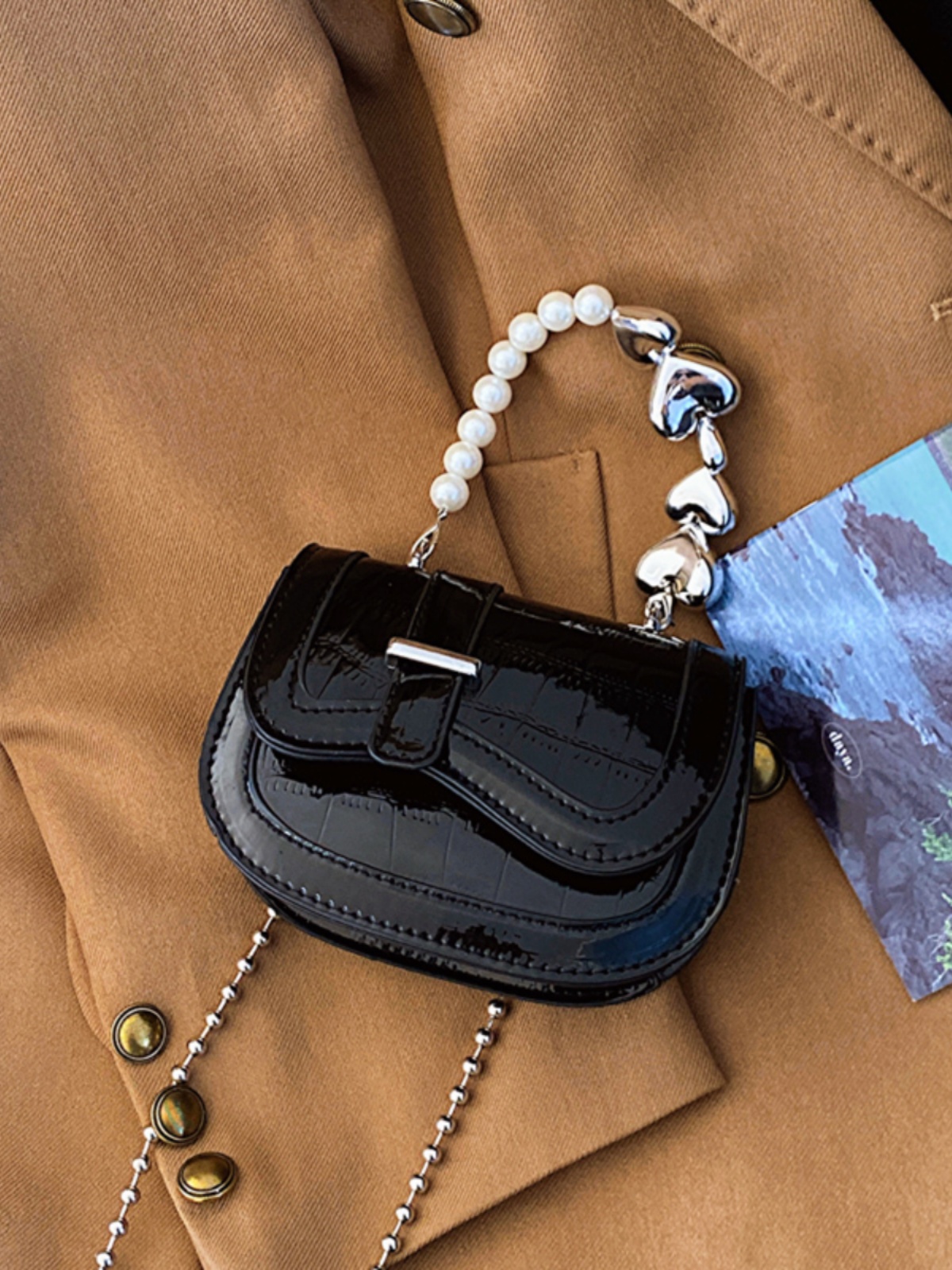 Mini Handbag for Women - Spring/Summer 2025 Niche Design with Fashionable Pearl Chain Crossbody Style, High-Quality Texture Mini Handbag for Women - Spring/Summer 2025 Niche Design with Fashionable Pearl Chain Crossbody Style, High-Quality Texture