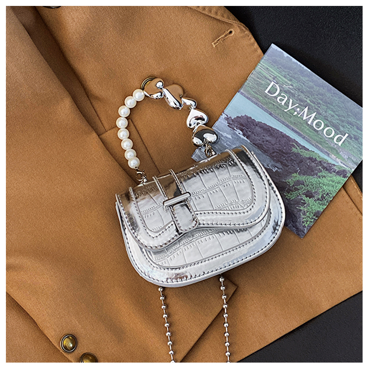 Mini Handbag for Women - Spring/Summer 2025 Niche Design with Fashionable Pearl Chain Crossbody Style, High-Quality Texture Mini Handbag for Women - Spring/Summer 2025 Niche Design with Fashionable Pearl Chain Crossbody Style, High-Quality Texture