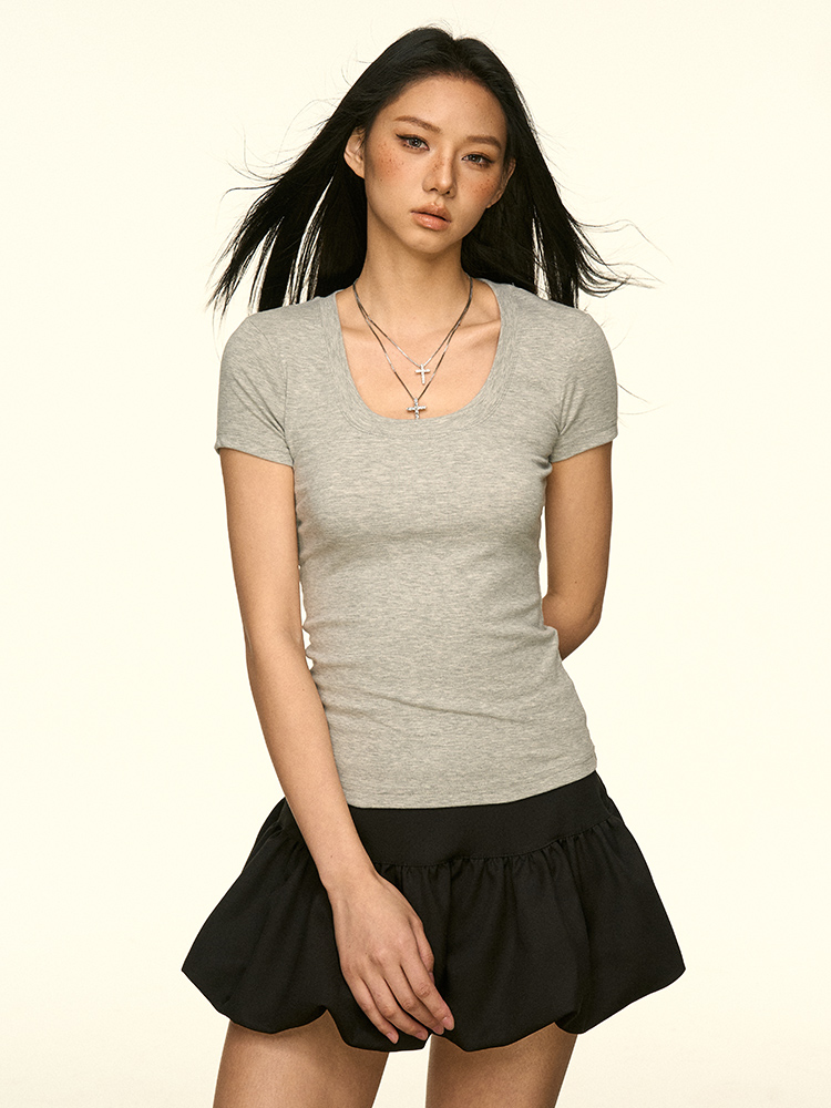 Minimalist Gray U-Neck Short Sleeve T-Shirt for Women - Summer Slim Fit Cropped Top, Waist-Defining Style, Perfect for Y2K Fashion Minimalist Gray U-Neck Short Sleeve T-Shirt for Women - Summer Slim Fit Cropped Top, Waist-Defining Style, Perfect for Y2K Fashion