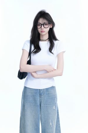 Minimalist Solid Color Short-Sleeve T-Shirt for Women - Slim Fit, Waist-Cinching Flattering Base Top, Perfect for Y2K Style