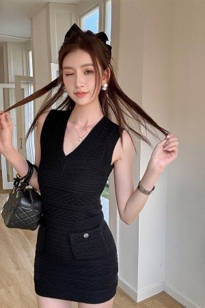 Minimalist V-Neck Textured Dress for Spring and Summer, Slim Fit, Waist-Cinching, Body-Hugging, Chic Little Dress