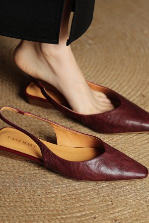 Minimalist V-Shaped Genuine Leather Toe Sandals for Comfortable Commuting - Versatile Slimming Design in Light Luxury Style