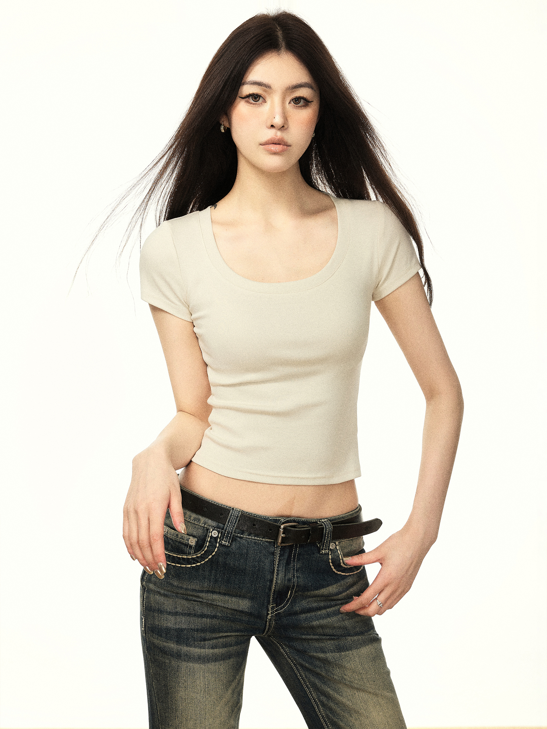 Minimalist White U-Neck Short Sleeve Cropped T-Shirt for Women - Summer Thin Slim Fit Pure Cotton Top Minimalist White U-Neck Short Sleeve Cropped T-Shirt for Women - Summer Thin Slim Fit Pure Cotton Top