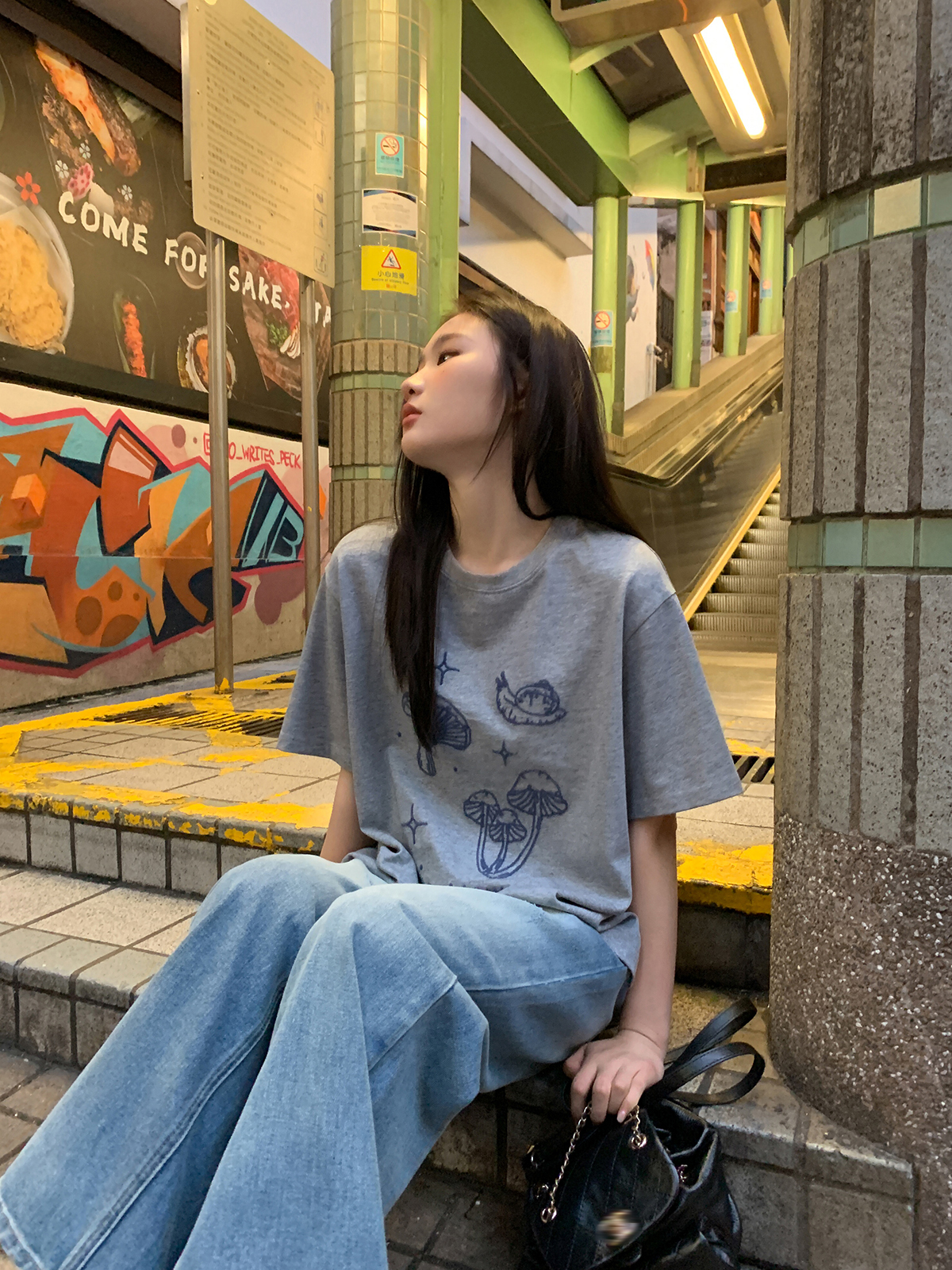 Mushroom Embroidery T-Shirt for Women, Spring/Summer 2025, Loose Fit, Slimming Round Neck, Pure Cotton, Casual Style Mushroom Embroidery T-Shirt for Women, Spring/Summer 2025, Loose Fit, Slimming Round Neck, Pure Cotton, Casual Style