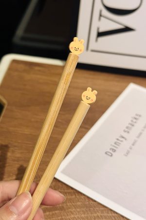 Natural Bamboo Tulip Chopsticks for One, Unpainted Non-Slip Design, Eco-Friendly Chinese Tableware, Anti-Mold Kitchen Utensils