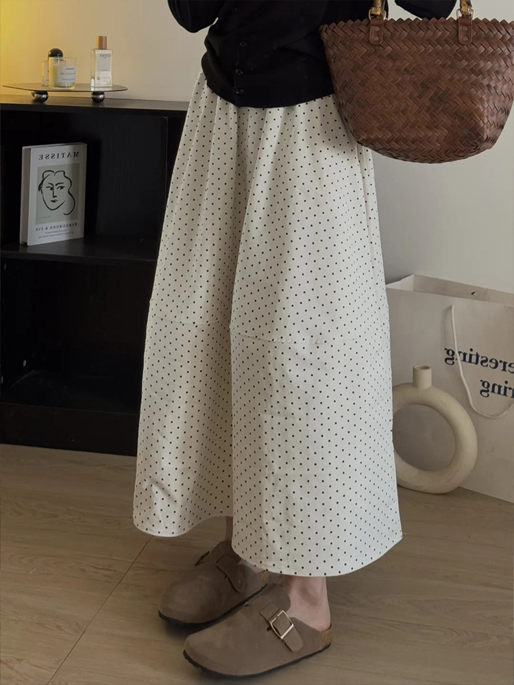 Navy Blue Polka Dot Plus Size Midi Skirt for Women - Flattering A-Line Patchwork Design, Summer 2025, Perfect for Curvy Figures Navy Blue Polka Dot Plus Size Midi Skirt for Women - Flattering A-Line Patchwork Design, Summer 2025, Perfect for Curvy Figures