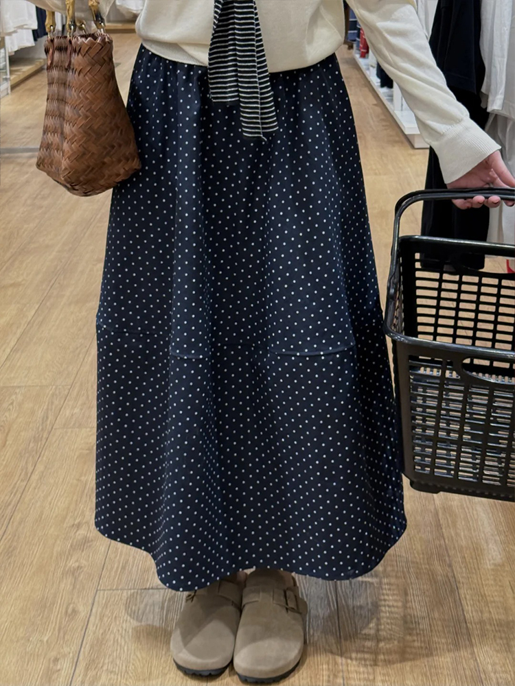 Navy Blue Polka Dot Plus Size Midi Skirt for Women - Flattering A-Line Patchwork Design, Summer 2025, Perfect for Curvy Figures Navy Blue Polka Dot Plus Size Midi Skirt for Women - Flattering A-Line Patchwork Design, Summer 2025, Perfect for Curvy Figures