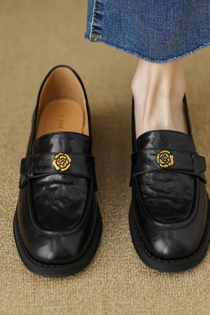 Non-Luxury Genuine Leather Camellia Slip-On Loafers for Women - 2025 Retro Low Heeled Flats, Vintage Inspired Fashion
