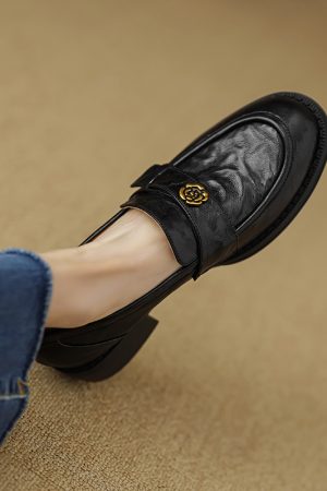 Non-Luxury Genuine Leather Camellia Slip-On Loafers for Women - 2025 Retro Low Heeled Flats, Vintage Inspired Fashion