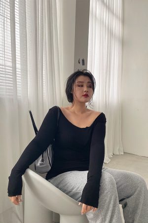 Off-Shoulder Long Sleeve T-Shirt for Women - Slimming Autumn Design, Low Neck Sexy Top, Trendy Y2K Style