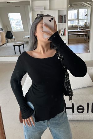 Off-Shoulder Long Sleeve T-Shirt for Women - Slimming Autumn Design, Low Neck Sexy Top, Trendy Y2K Style