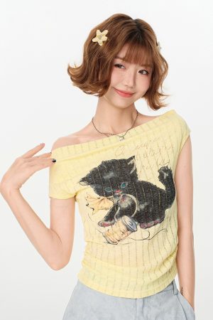 Off-Shoulder Retro Printed T-Shirt for Women, Drop Shoulder, Waist-Cinching, Slimming Summer Top, Y2K Style