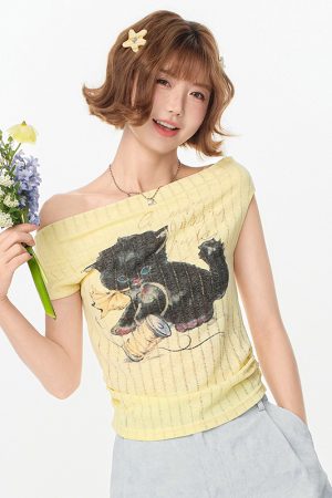 Off-Shoulder Retro Printed T-Shirt for Women, Drop Shoulder, Waist-Cinching, Slimming Summer Top, Y2K Style