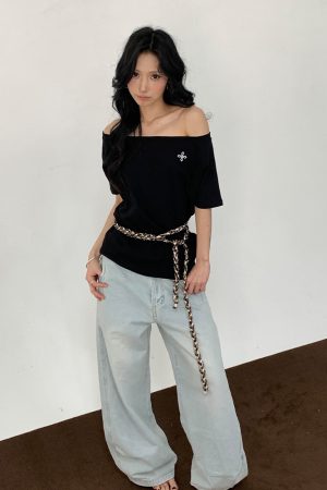 Off-Shoulder Short Sleeve Black T-Shirt with Cross Print - Loose Fit Summer Top for Women, Trendy Spicy Girl Style