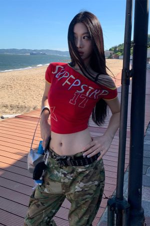 Off-Shoulder Short Sleeve Color-Blocking T-Shirt for Women - Spicy Girl Summer Top with Letter Print - Slim Fit Casual Style