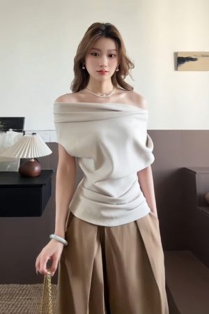 Off-Shoulder Vintage T-Shirt for Women - Summer Slimming Style, Waist-Cinching, Short Sleeves, Irregular Design, Trendy and Instagram-Worthy