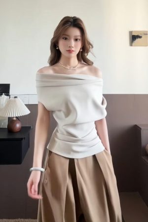 Off-Shoulder Vintage T-Shirt for Women - Summer Slimming Style, Waist-Cinching, Short Sleeves, Irregular Design, Trendy and Instagram-Worthy