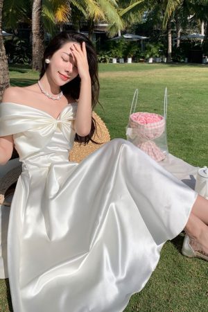 Off-the-Shoulder White Fairy Dress for Women, French-Style Strapless Long Skirt with Bow, Perfect for Everyday Wear and Photos