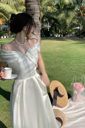 Off-the-Shoulder White Fairy Dress for Women, French-Style Strapless Long Skirt with Bow, Perfect for Everyday Wear and Photos