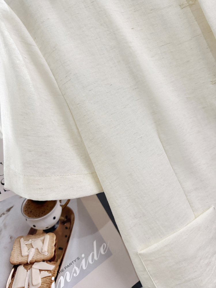 Off-White French-Style Elegant Short Jacket for Women - Chic Summer 2025 Petite Top, Trendy Fashion Essential Off-White French-Style Elegant Short Jacket for Women - Chic Summer 2025 Petite Top, Trendy Fashion Essential