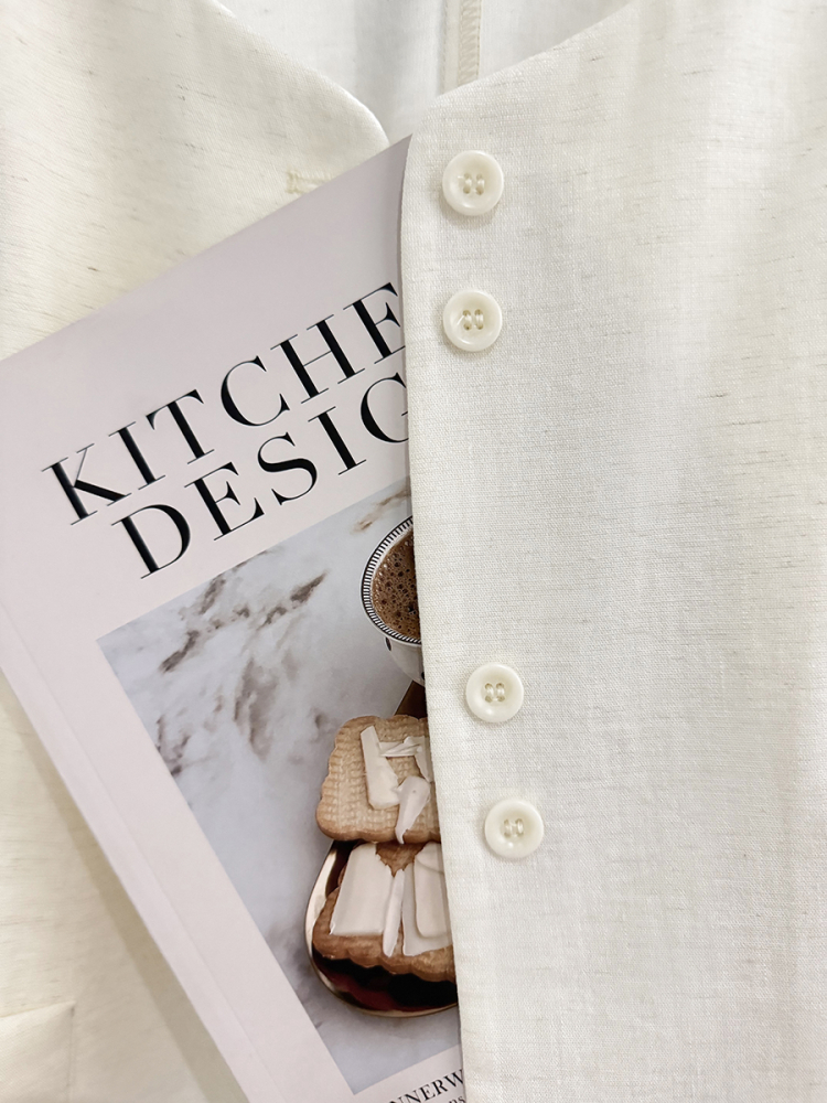 Off-White French-Style Elegant Short Jacket for Women - Chic Summer 2025 Petite Top, Trendy Fashion Essential Off-White French-Style Elegant Short Jacket for Women - Chic Summer 2025 Petite Top, Trendy Fashion Essential