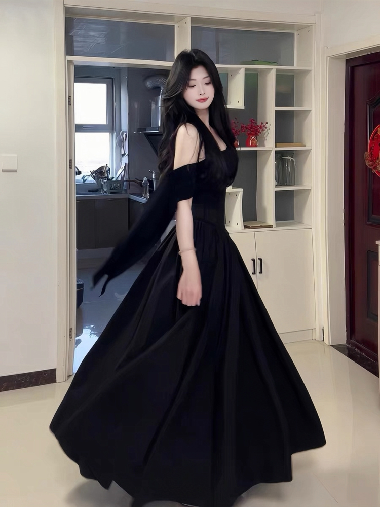 One-Shoulder Black Dress with Flowing Ribbon Big Skirt - Elegant Summer Slim Fit Hepburn Style for Women One-Shoulder Black Dress with Flowing Ribbon Big Skirt - Elegant Summer Slim Fit Hepburn Style for Women