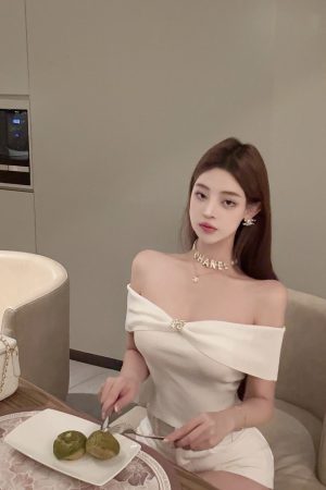 One-Shoulder Knitted Top - Sexy Internet Celebrity Style, Pure Desire, Trendy Y2K Fashion, Chic Korean Style Top