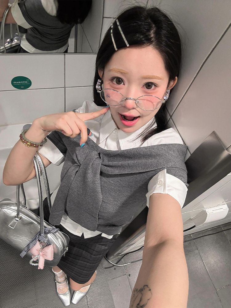 One-Shoulder Short Sleeve Knitted Top for Women - Trendy Gray Summer T-Shirt, Slim Fit, Hot Girl Style, Y2K Fashion One-Shoulder Short Sleeve Knitted Top for Women - Trendy Gray Summer T-Shirt, Slim Fit, Hot Girl Style, Y2K Fashion