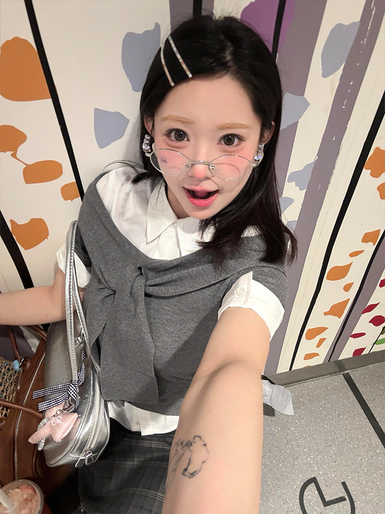 One-Shoulder Short Sleeve Knitted Top for Women - Trendy Gray Summer T-Shirt, Slim Fit, Hot Girl Style, Y2K Fashion One-Shoulder Short Sleeve Knitted Top for Women - Trendy Gray Summer T-Shirt, Slim Fit, Hot Girl Style, Y2K Fashion