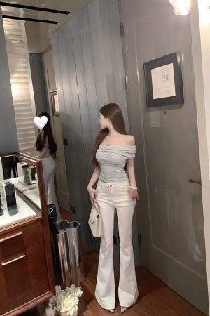 One-Shoulder Slim Fit T-shirt in Pure Desire Style - Sexy 90s-Inspired Top for Trendy Fashion Lovers