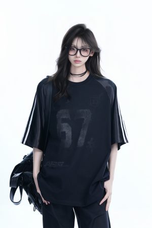Oversized Black Short-Sleeve T-Shirt for Women - American High Street Sports Style, Loose Fit, Casual Chic.