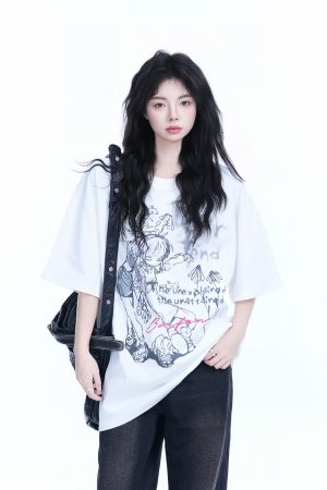 Oversized Black Short Sleeve T-Shirt for Women - American Street Style, Casual Cotton Tee with Sit and Eat Until the Mountains Are Empty Print
