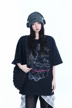 Oversized Black Short Sleeve T-Shirt for Women - American Street Style, Casual Cotton Tee with Sit and Eat Until the Mountains Are Empty Print
