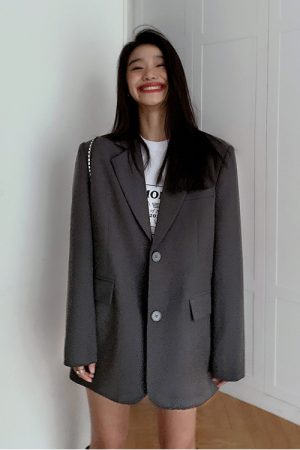 Oversized Gray Suit Jacket for Women, Loose Fit Blazer, Elegant Slimming Design, High-End Street Fashion, 2025 Spring Autumn Collection