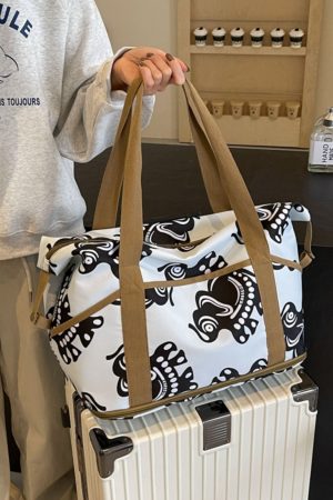 Oversized Nylon Travel Bag for Clothes, Suitcase with Pull Rod, Short Business Trip & Maternity Hospital Bag for Women