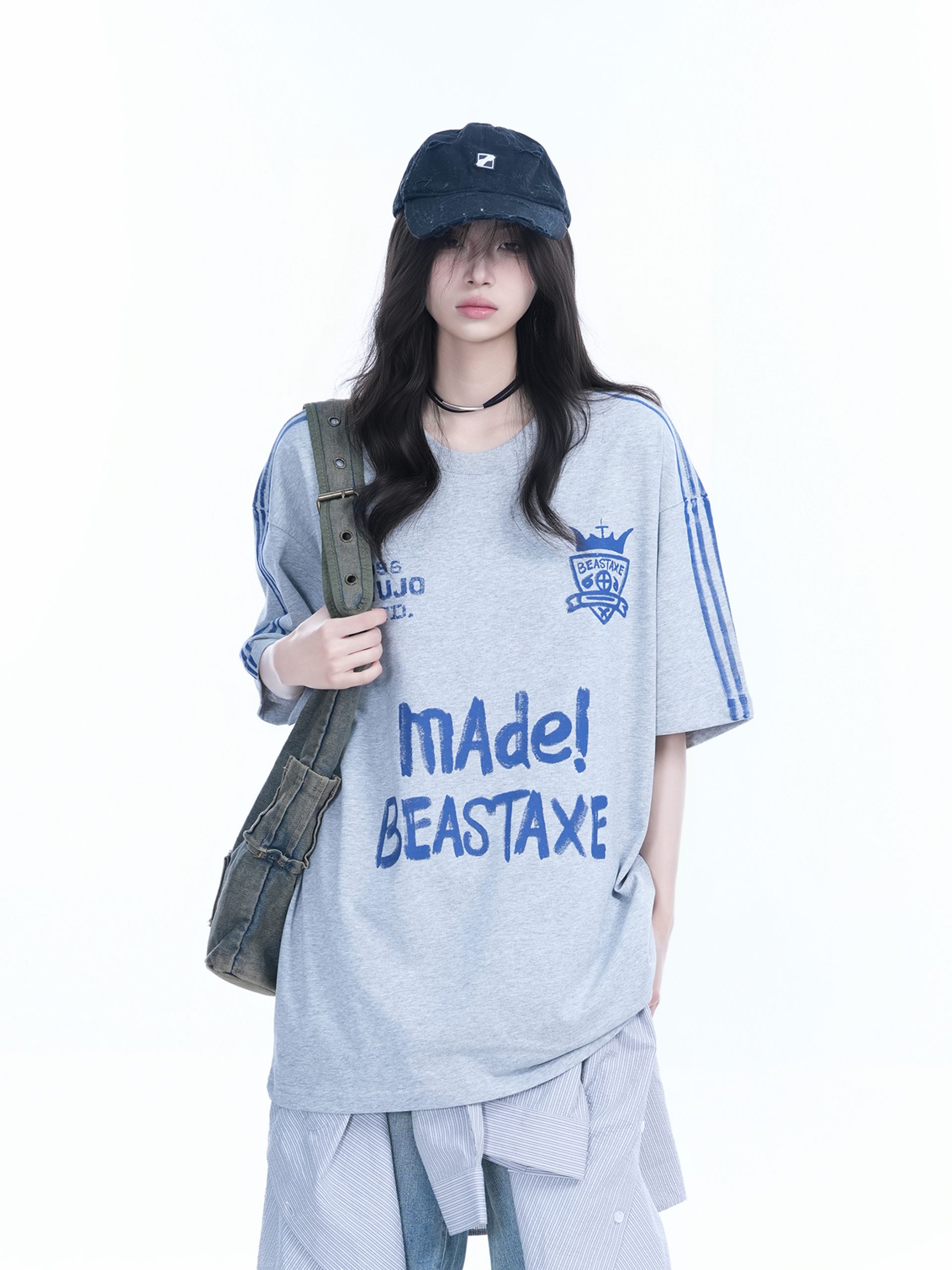 Oversized Retro College Style Gray Graffiti T-Shirt for Women - Trendy Short Sleeve Loose Fit Top Oversized Retro College Style Gray Graffiti T-Shirt for Women - Trendy Short Sleeve Loose Fit Top