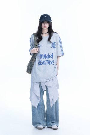 Oversized Retro College Style Gray Graffiti T-Shirt for Women - Trendy Short Sleeve Loose Fit Top