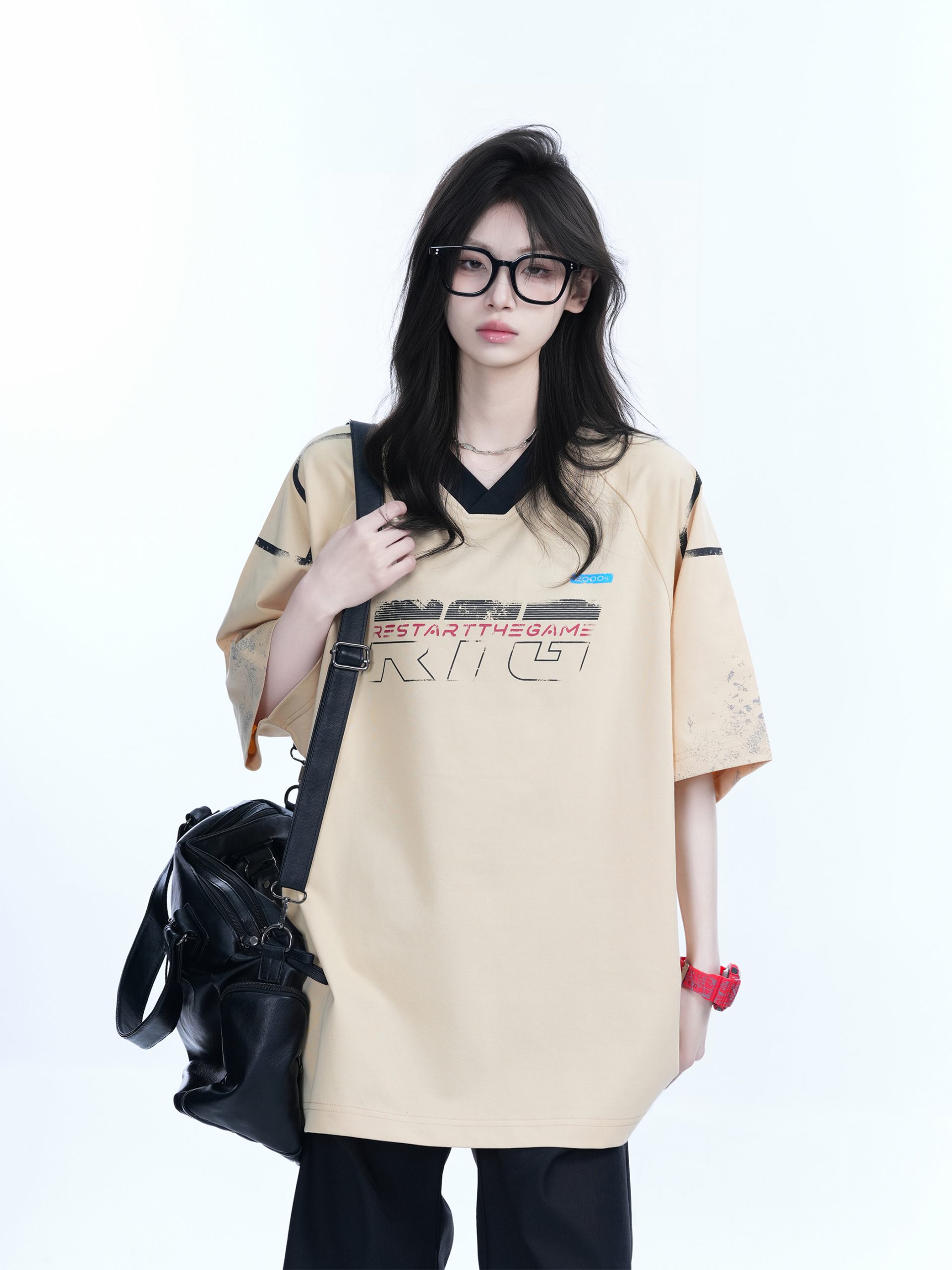 Oversized V-Neck Short Sleeve T-Shirt for Women - American Street Style with Sit and Eat Until the Mountains Are Empty Graphic Oversized V-Neck Short Sleeve T-Shirt for Women - American Street Style with Sit and Eat Until the Mountains Are Empty Graphic